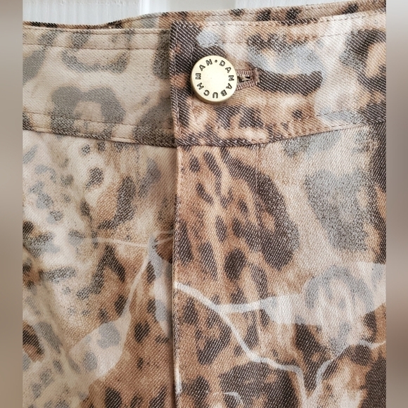 EUC Dana Buchman animal print size 12 womens pants - Picture 2 of 7